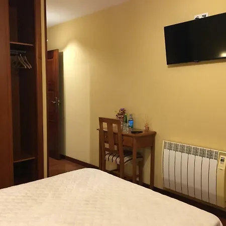 Hotel Eirado Do Pino * メアニョ