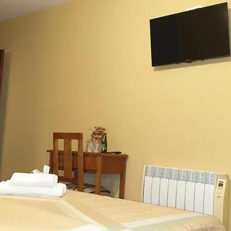 Hotel Eirado Do Pino * メアニョ