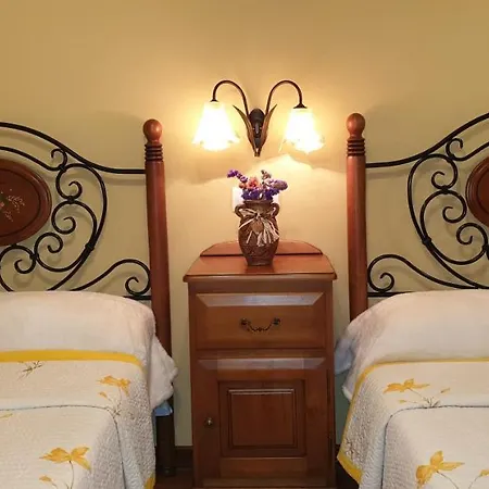 ホテル Hotel Eirado Do Pino メアニョ